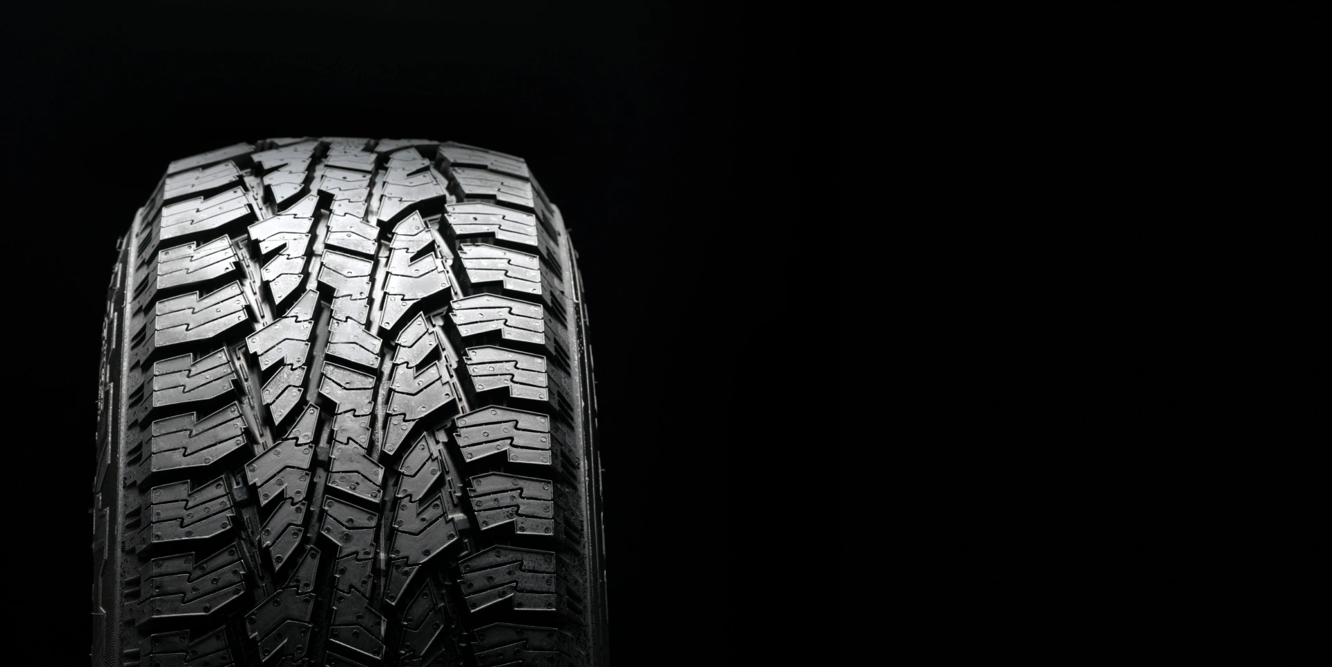 Website Photos tire block dark